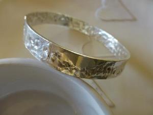 Polished antique lace bangle